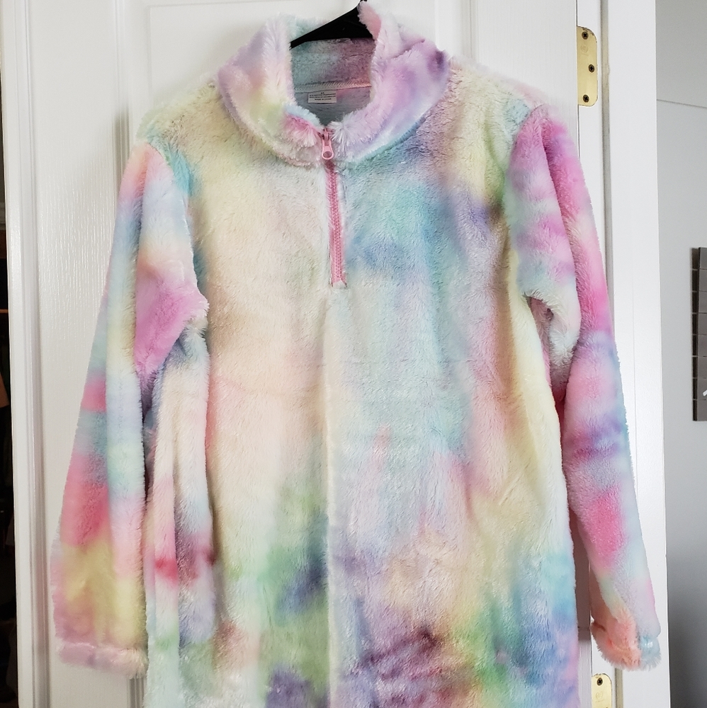 Pastel fuzzy pullover